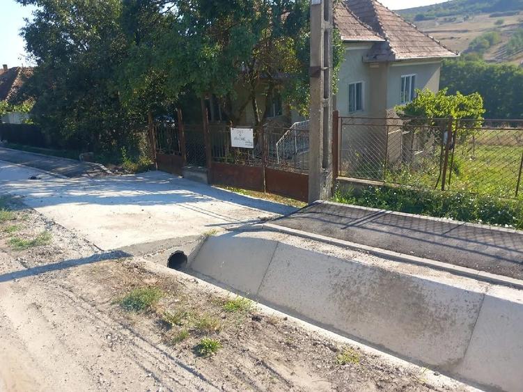 Casă cu 5 camere cu Teren 1700 Mp în Căianu