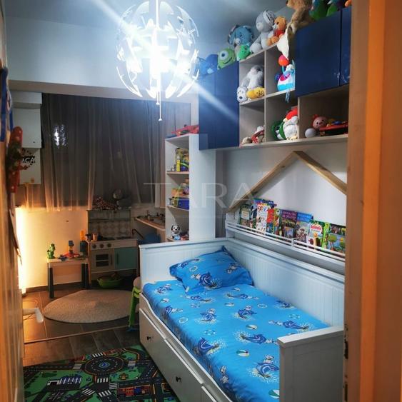 Apartament cu 3 camere decomandat, mobilat în Florești