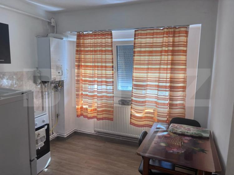 Apartament cu 2 camere decomandat în Micro 20