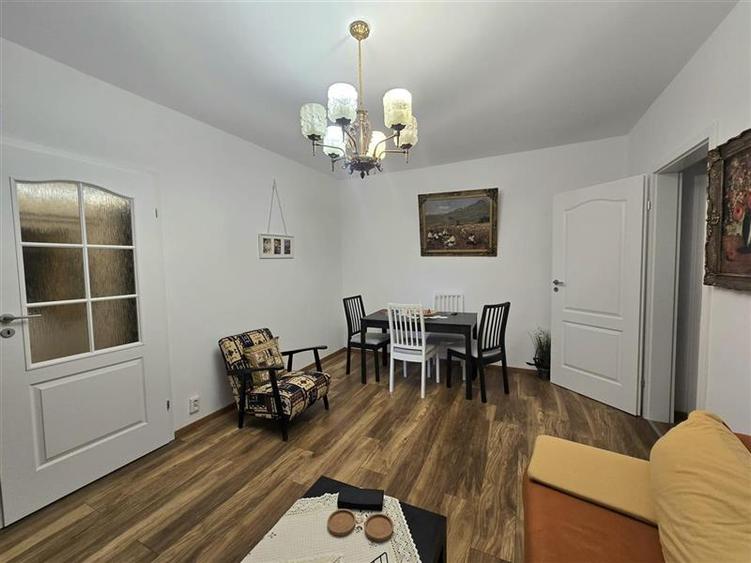 Apartament cu 2 camere semidecomandat, mobilat în 1 Mai