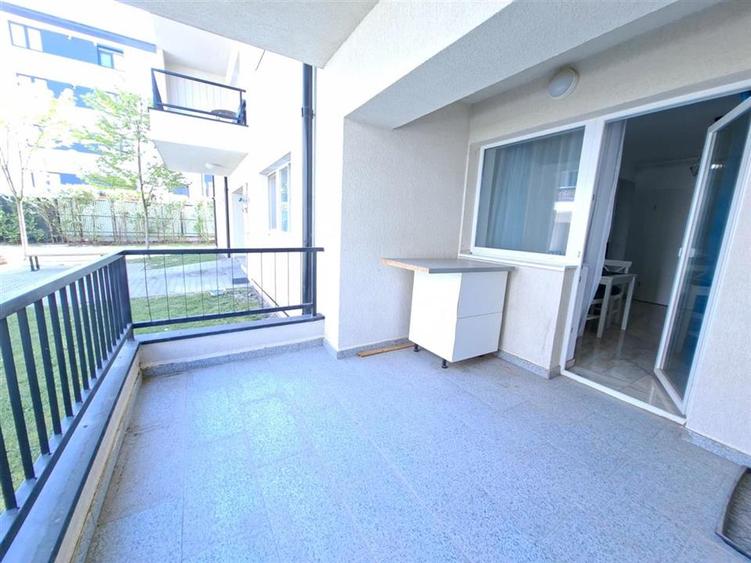 Apartament cu 3 camere decomandat, mobilat în Exterior Sud