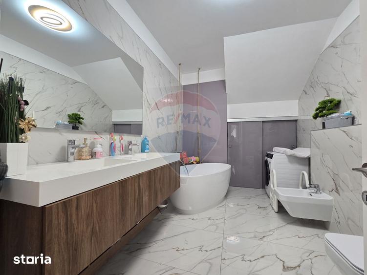 Apartament cu 3 camere, mobilat în Central