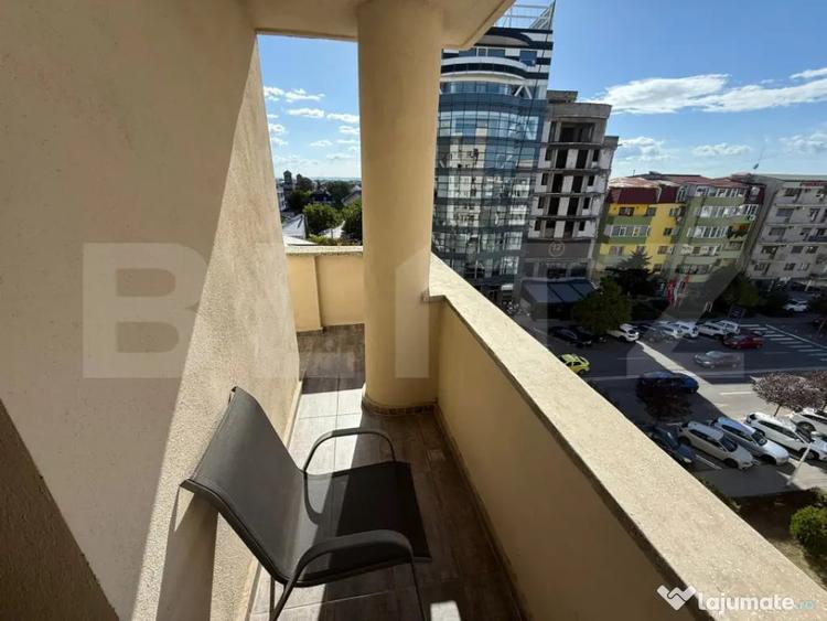 Apartament cu 3 camere decomandat în Calea București