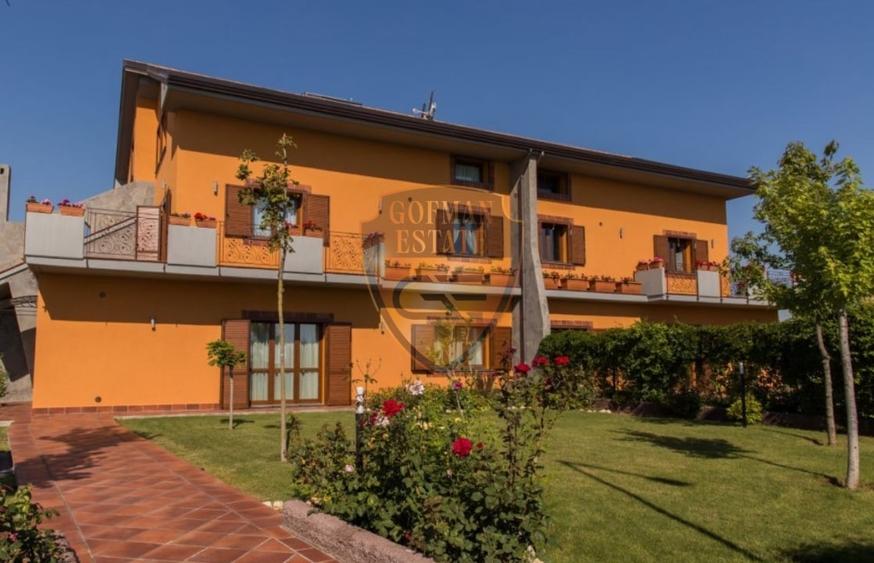 Duplex cu 5 camere cu Canalizare în Faleza Nord