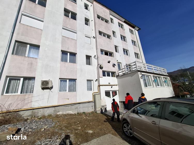 Loc. Cavnic apartament 3 camere, situat in bloc izolat - 1