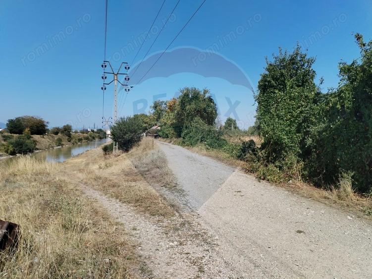 Teren de 1035 mp, în Nord