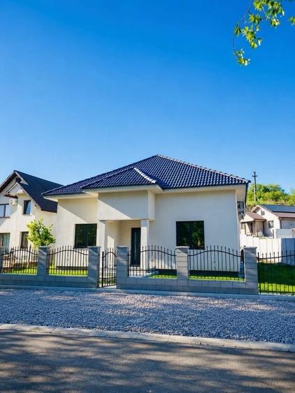 Casă cu 4 camere în Exterior Vest