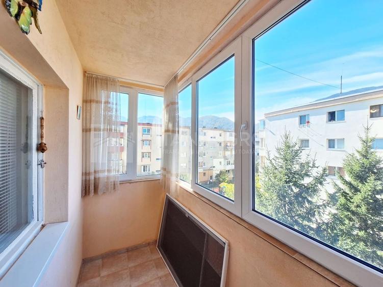 Apartament cu 3 camere decomandat, mobilat în Central