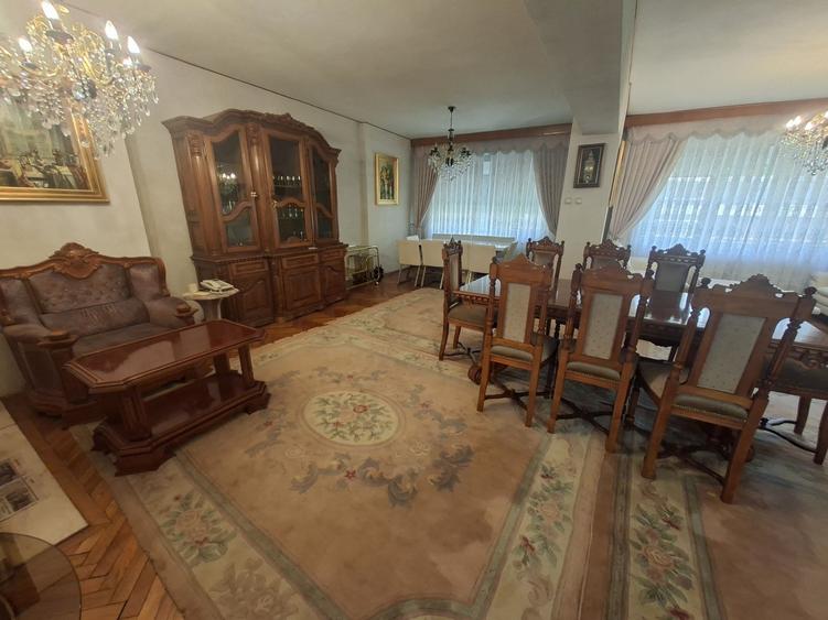 Apartament cu 4 camere decomandat în Ultracentral
