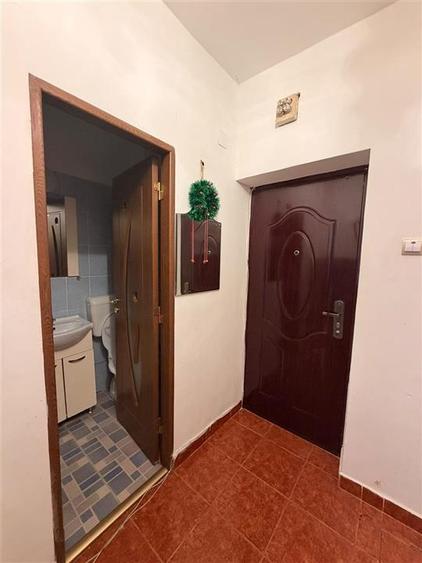 Garsonieră decomandată în Tractorul