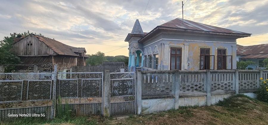 Casa de vanzare + teren. - 1