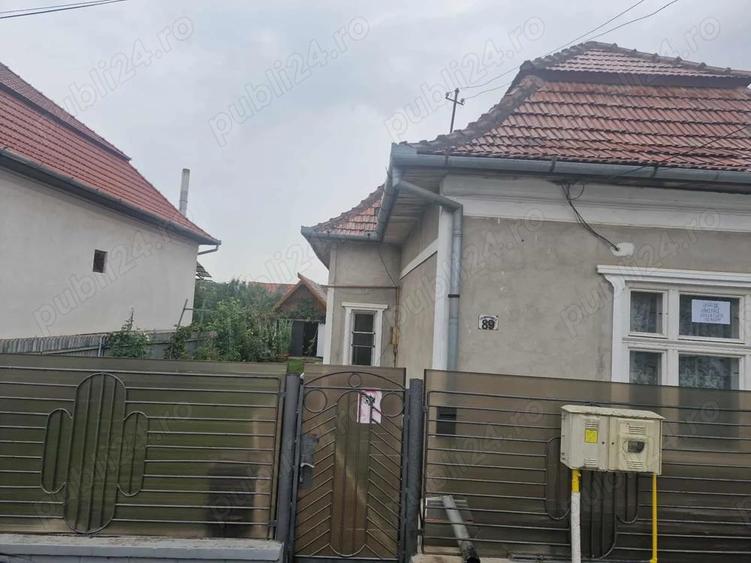 Casă cu 5 camere cu Teren 1000 Mp în Central
