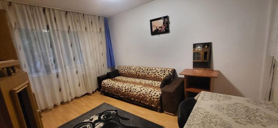 Apartament cu 2 camere - zona Podu Ros - Vis a vis de Directia de Pasapoarte - 1