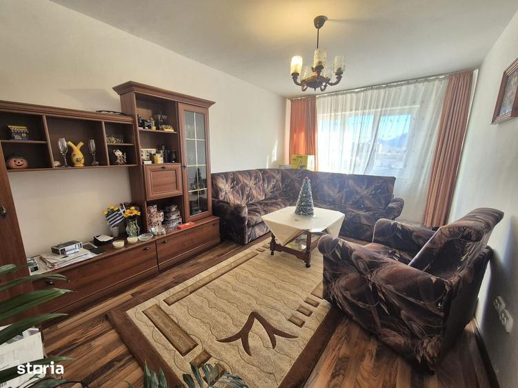 Apartament cu 3 camere decomandat, mobilat în Astra
