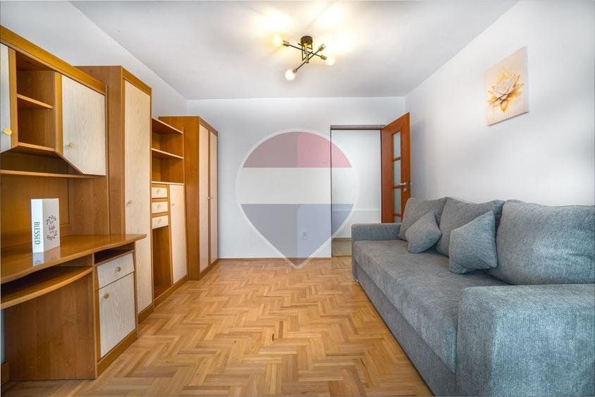 Apartament cu 3 camere decomandat, mobilat în Vlahuță