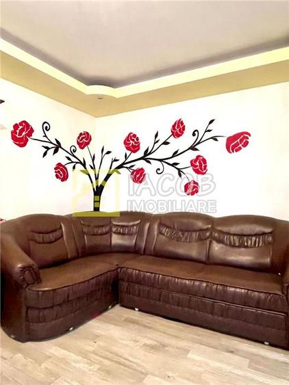 Apartament cu 2 camere decomandat, mobilat în Republicii