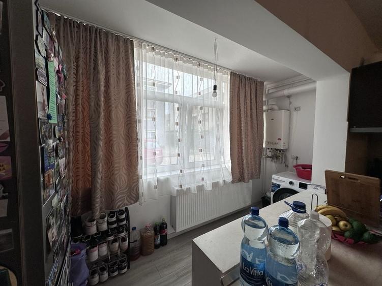 Apartament cu 3 camere decomandat în Dumbrăvița