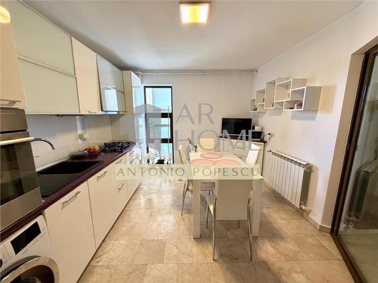 Apartament cu 3 camere decomandat, mobilat în Ultracentral