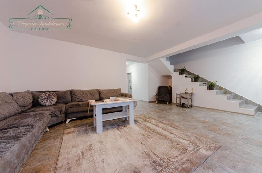 Casă individuală cu 6 camere cu Canalizare în Exterior Est