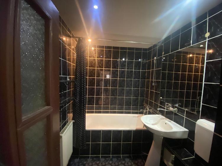 Apartament cu 2 camere decomandat, mobilat în Central