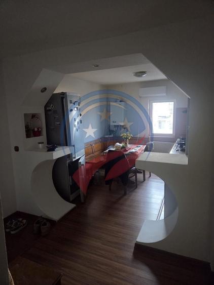 Apartament cu 3 camere decomandat în Central