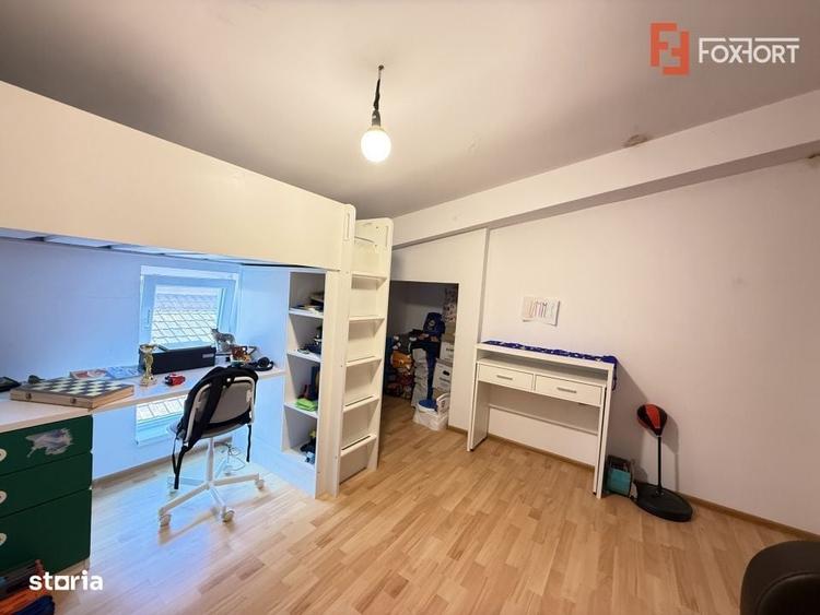 Casă cu 4 camere în Săcălaz