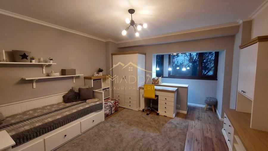 Apartament cu 3 camere decomandat, mobilat în Libertății