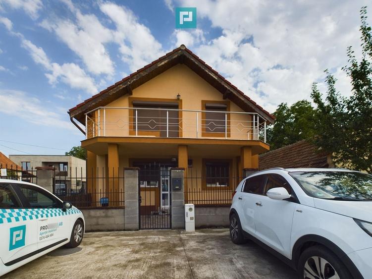 Casă individuală cu 5 camere cu Canalizare în Utvin