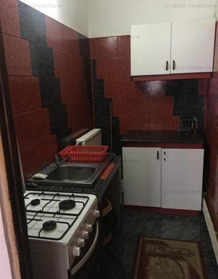 Casă cu 14 camere cu Teren 333 Mp în Central
