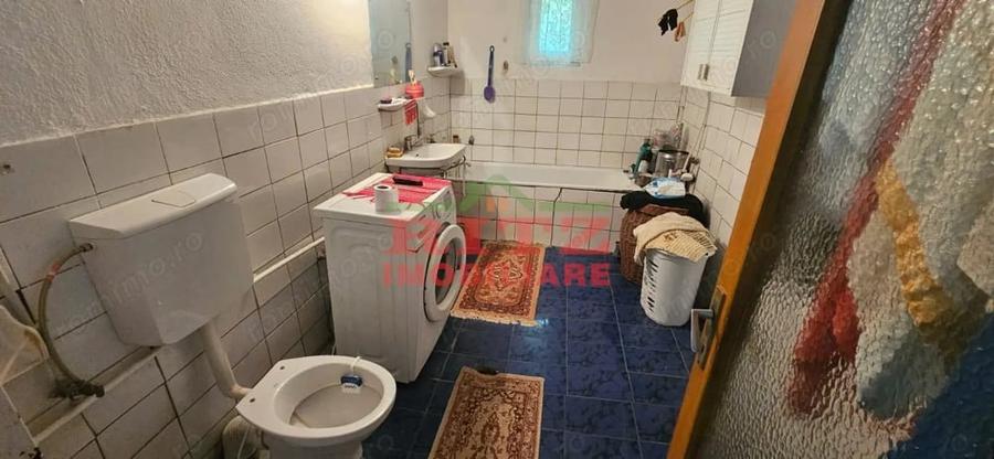 Casă cu 4 camere cu Teren 977 Mp în Central