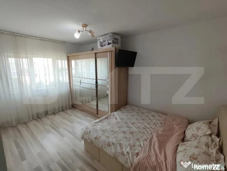 Apartament 3 camere, etaj 7/9 cu lift, 70 mp, zona Micro 6 - 9