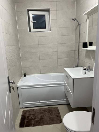 Apartament cu 2 camere semidecomandat în Gorjului