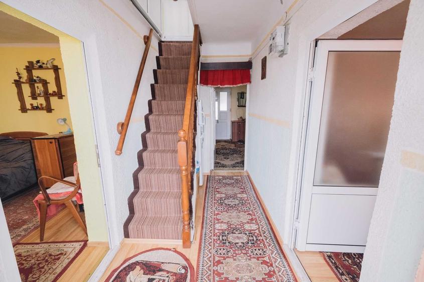 Casă cu 4 camere în Trușești