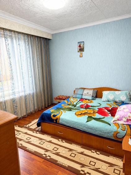 Apartament cu 3 camere decomandat, mobilat în Titan