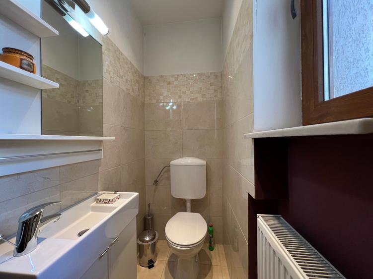 Apartament cu 3 camere semidecomandat, mobilat în Ultracentral
