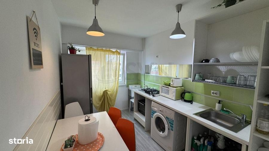 Apartament cu 3 camere semidecomandat în Ștefan cel Mare