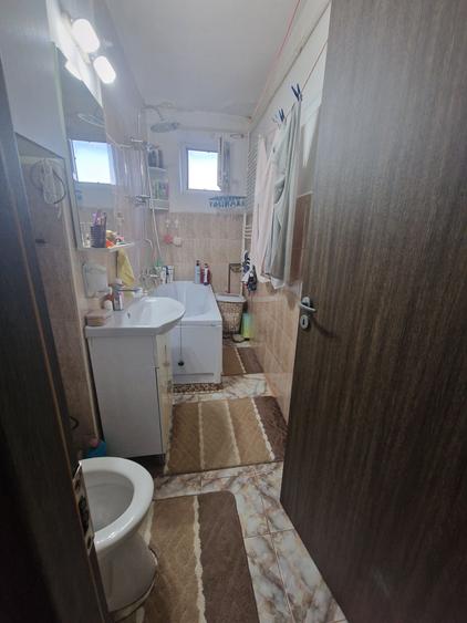 Apartament cu 2 camere decomandat în Cihei