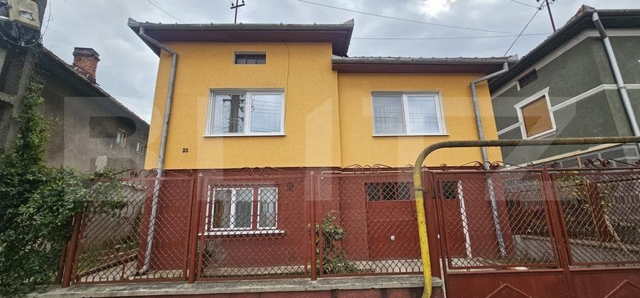 Casă individuală cu 4 camere cu Canalizare în Hunedoara