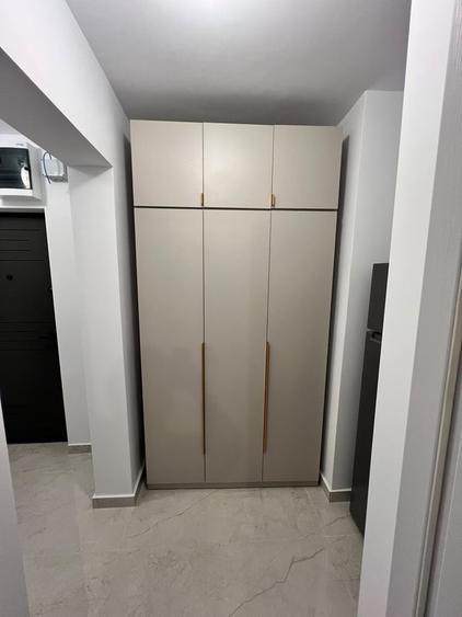 Garsonieră decomandată în Titan