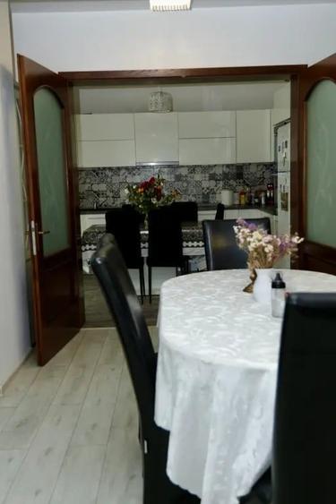 Casă cu 5 camere în Sânpetru