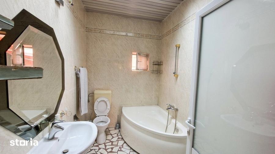 Casă cu 7 camere cu Piscina în Ferentari