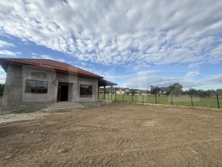 Casă individuală cu 3 camere cu Canalizare în Gura Vulcanei