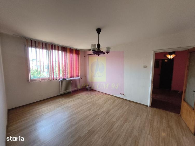 Apartament cu 3 camere semidecomandat în Valea Ialomiței
