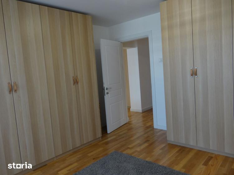 Apartament cu 3 camere, mobilat în Decebal