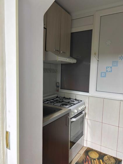 Apartament cu 2 camere decomandat în Crângași
