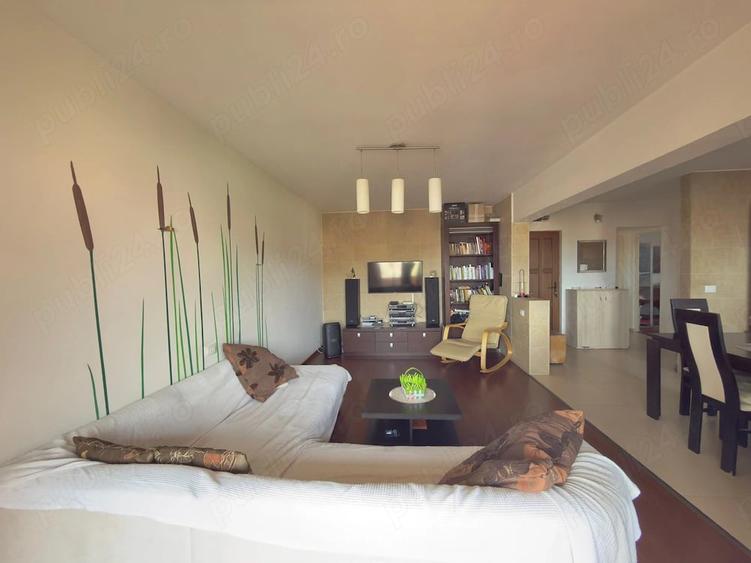 Apartament cu 4 camere decomandat în Răcădău