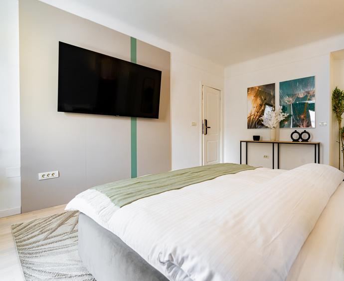 Apartament cu 2 camere semidecomandat în P-ța Amzei