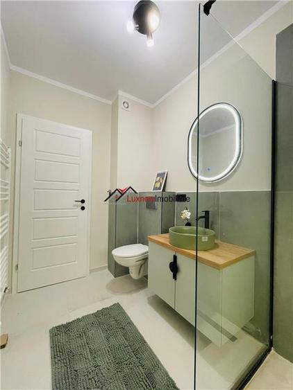 Apartament cu 2 camere semidecomandat, mobilat în Florești
