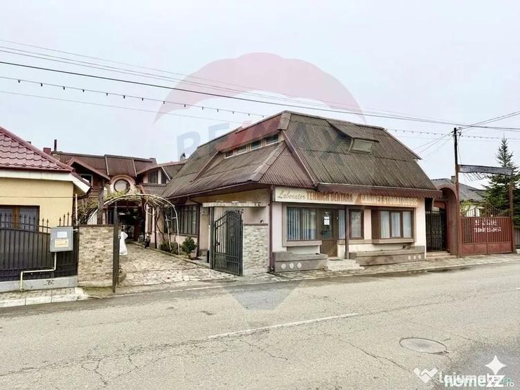 Casă cu 4 camere cu Teren 500 Mp în Central