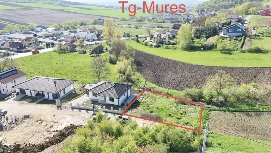 Teren de 445 mp, în Bărdești